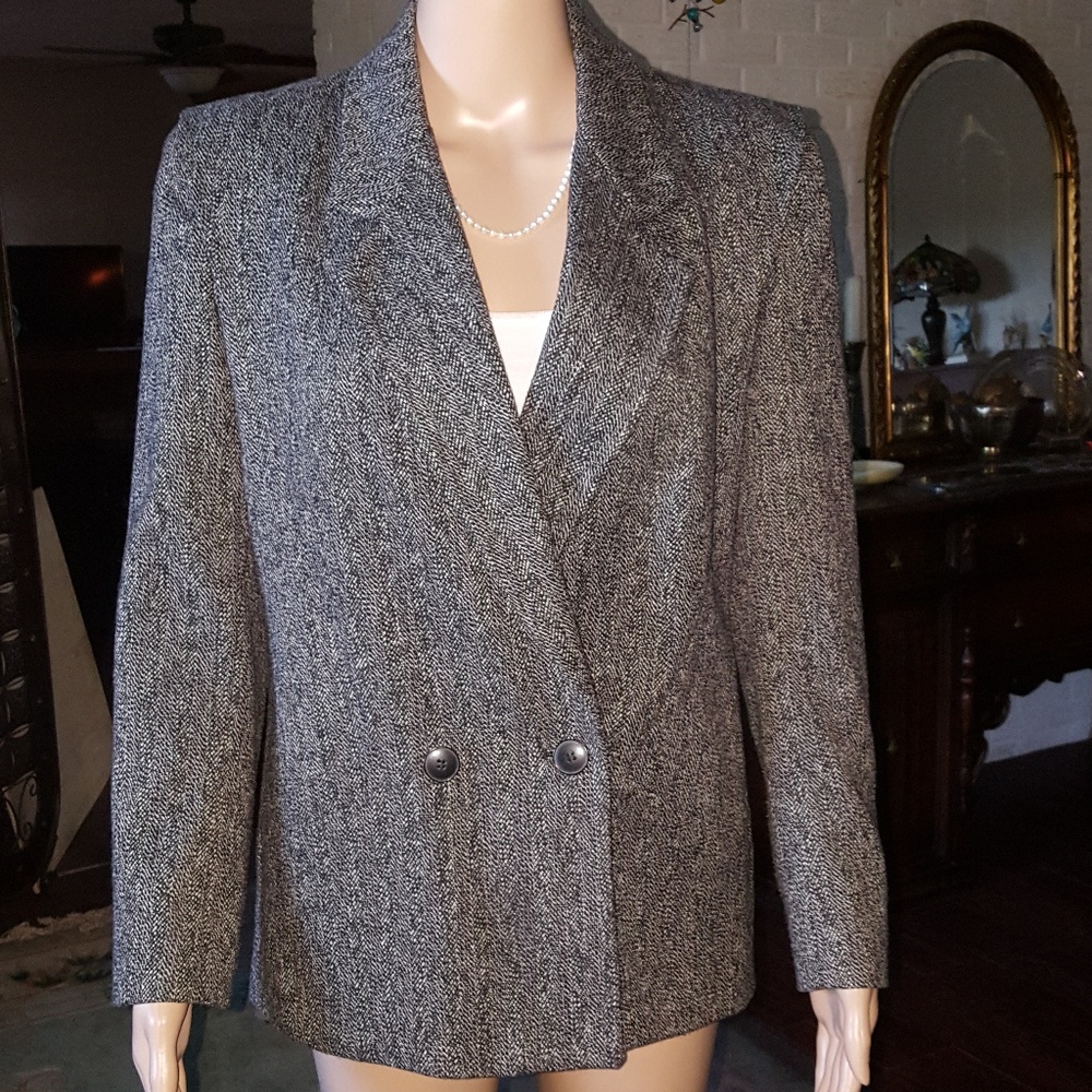 Classic Double Breasted Jacket 5/6 . Fully lined.  Winlit. NICE!